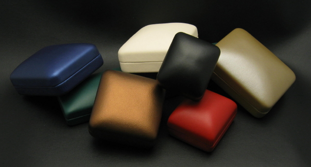 Pretty Vienna Leather Collection